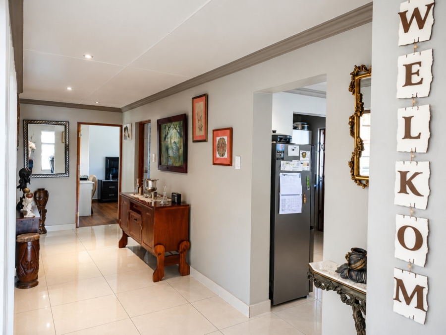 3 Bedroom Property for Sale in Reebok Western Cape
